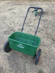 Scott's 24in Bin Turf Builder Spreader Great For De-Icer Lot #173