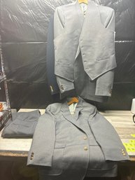 Men's Professional Suits Collection Lot #181
