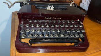 Smith-corona Typewriter - L C Smith & Corona Typewriter INC. Vintage Typewriter