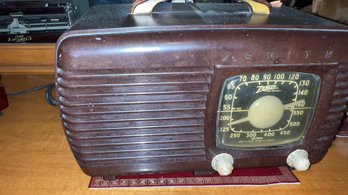 Vintage Zenith Tube Radio