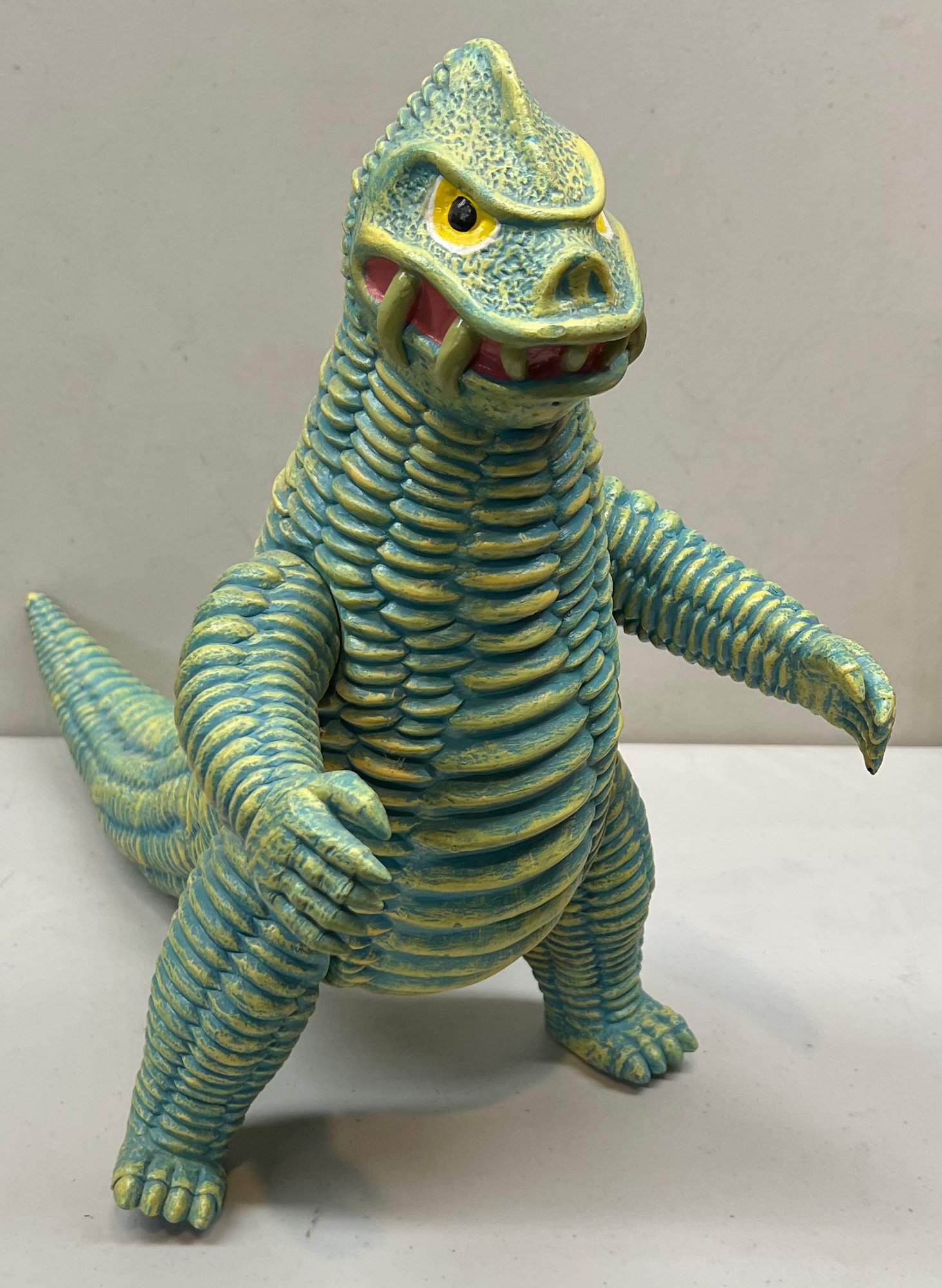 Vintage Ultraman Red King Keiju 15