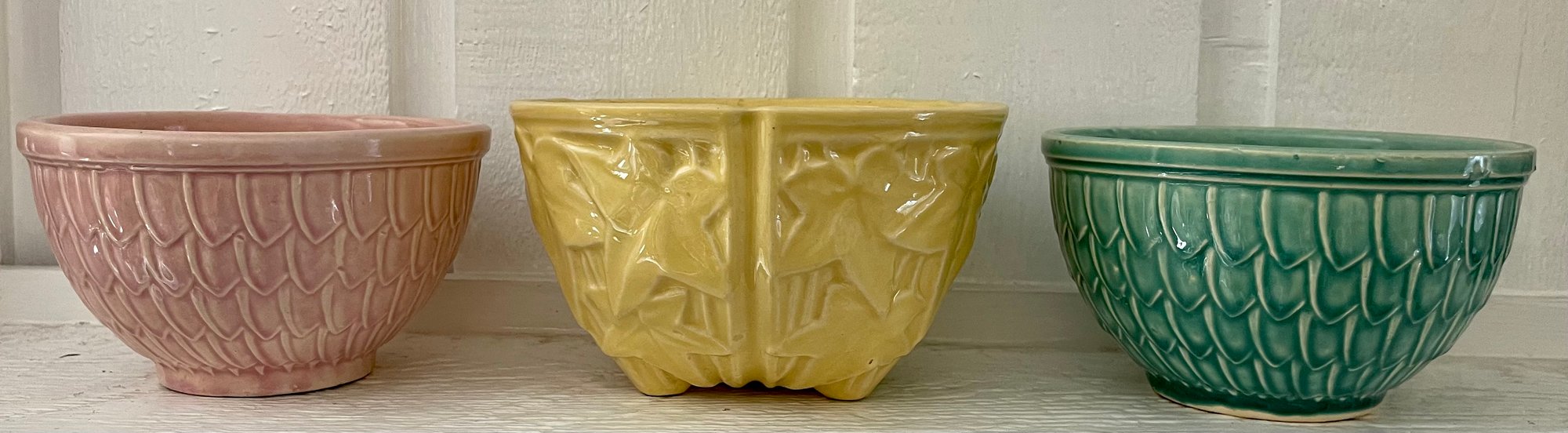 2 Vintage Mccoy Pottery Fish Scale Bowls & A Yellow Hanging Footed Ivy Planter  Pot #33323 | Auctionninja.com