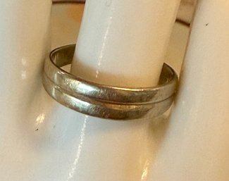 Antique 14k Gold Starfire Band Ring Size 8 - Total Weight 3.01 Grams