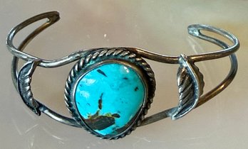 Vintage Navajo Sterling Silver & Turquoise Cuff Bracelet - Weight 10.92 Grams