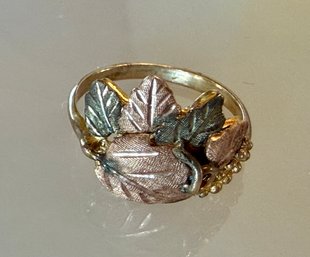 Vintage Black Hills Gold 10K Ring Size 6.5 - Total Weight 3.11 Grams