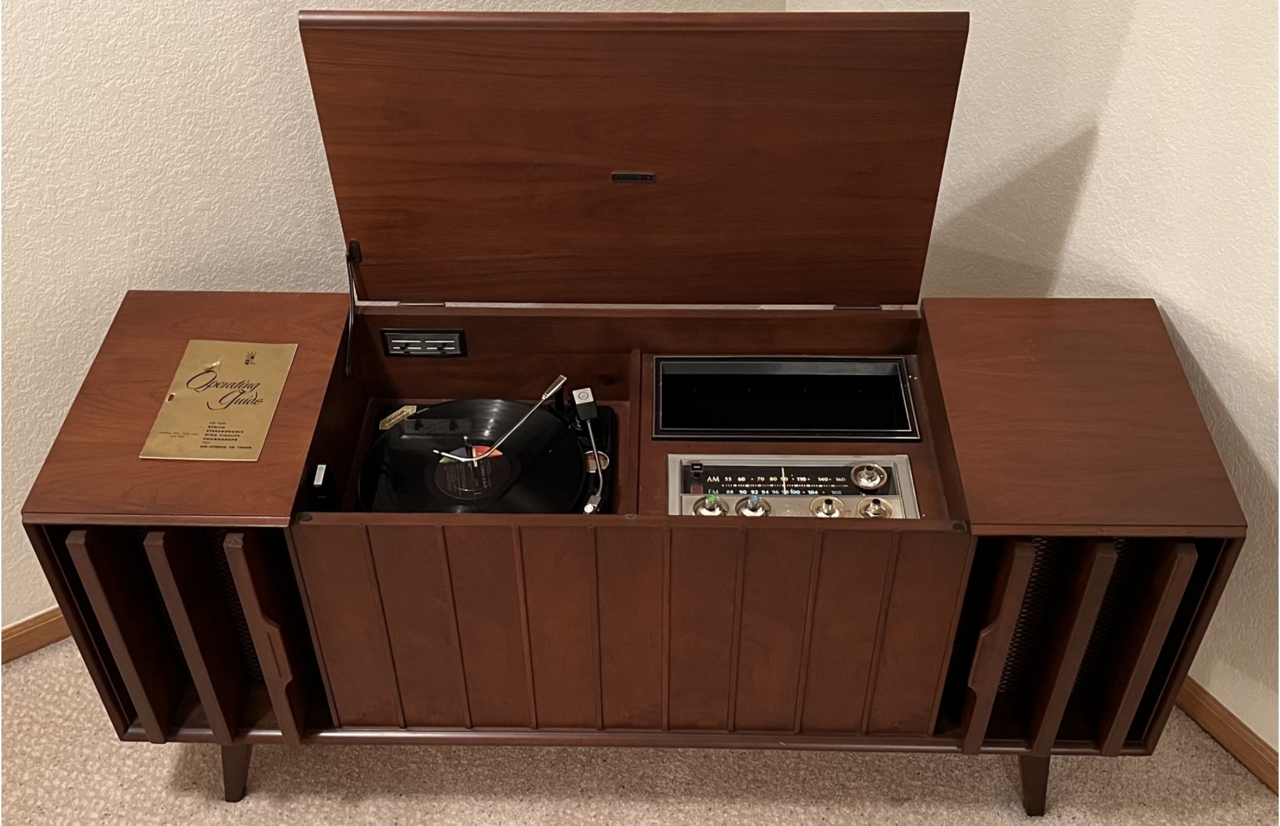 Mid-century Modern Zenith Y931 AM/FM Record Walnut Console (as Is