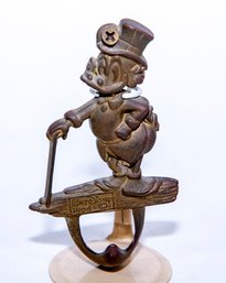 WALT DISNEY - VINTAGE BRASS SCROOGE MCDUCK KEYRING HOOK