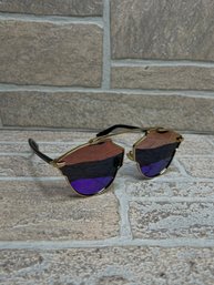 Fashion Geometric Aviator Sunglasses - Gold Tone Frame - Dark Mirrored Lenses