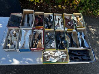 Large Lot Of About 18 Pairs Of Vintage Shoes In Boxes - Navy, White, Burgundy & Neutrals