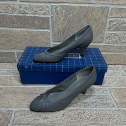 Red Cross Shoes Chantal Grey Leather Pumps, Size 5C, New In Box