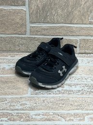 Under Armour Kids Black Hook & Loop Athletic Sneakers 3022851-001 Size 11K