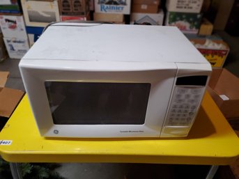 GE Turntable Microwave Oven
