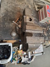 Very Nice Heavy Duty Vise With Bolts