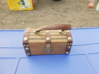 Vintage Roger Van S Chest Purse