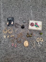 Lot Of Vintage Various Costume Jewelry Earrings