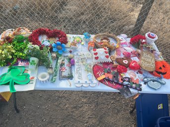 Totefull Of Holiday Decor