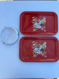 Set Of 2 Vintage Enamel Serving Trays And Enamel Ash Tray