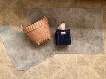 Lot Of Bathmats, Trash Basket And Cleanex Tissue Box