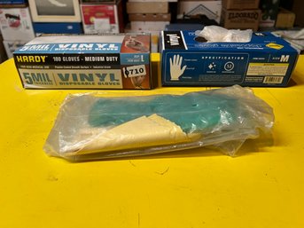 Lot Of Vinyl Disposable Gloves
