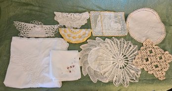 Lot 10-227 Vintage/antique White Doilies (Atkins)