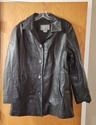 Lot 5-62 Black Leather Women's Size Lg/G (by Door)