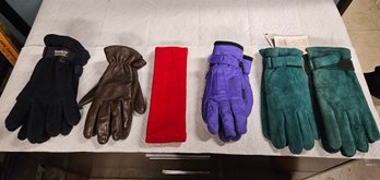 Lot 5-132 5 Pairs Gloves One Headband (TIR)