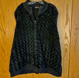 Lot 5-313  Larger Plus-size Pieces Of Clothing (TIR-2)