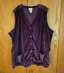 Lot 5-312 Seventeen Larger Plus-size Pieces Of Clothing (TIR-2)