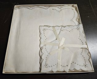 Lot 5-317 Linen In Box, Matching Napkins. Placemats, & Misc (TIR-2)