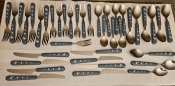 Lot 5-368 Flatware Plastic Handles With Goose (white Shelf)