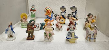 Lot 5-406 Figurines Mostly Occupied Japan (wood Around Corner)