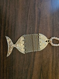 Lot 6-63 Vintage Fish Necklace (top Lateral)