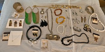 Lot 6-66 Jewelry Lot Shiloh Regna, Bracelet, Etc (top Lateral)