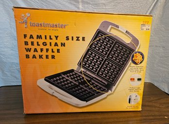 Lot 6-89 Family Size Waffle Maker (TIR-2)