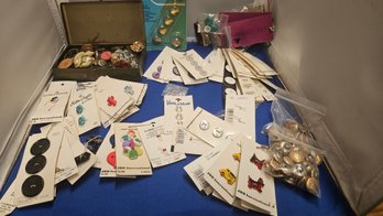 Lot 6-119 Variety Of Vintage Buttons (TIR-2)