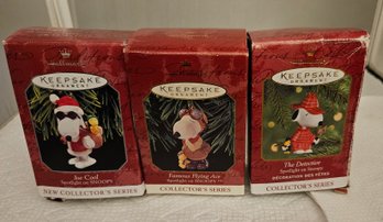 Lot 6-265 Three Ornaments Collector's Spotlight On  Snoopy (bottom Lateral)