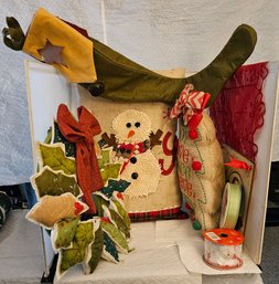 Lot 6-266  Christmas Lot (top Ethan Allen)