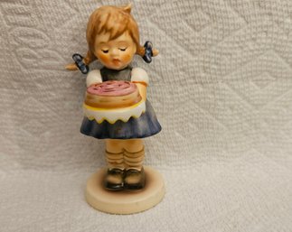 Lot 6-271 Goebel  Sweet As Can Be Germany (bottom Lateral)