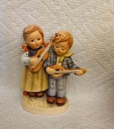 Lot 6-283 Happy Days Goebel Hummel (bottom Lateral)