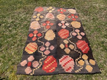 WOVEN WOOL RUG With STAWBERRY & BLOSSOM MOTIF