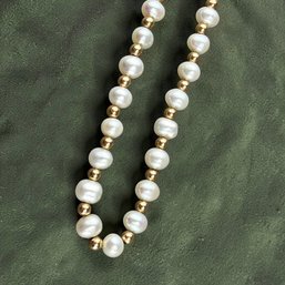 14kt Gold And Fresh Water Cultured Peal Necklace