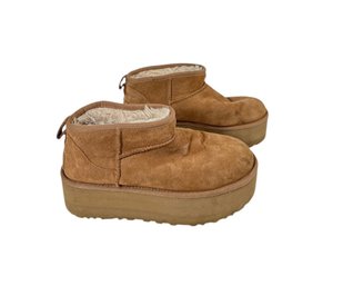 Ugg Platform Bootie Size 8