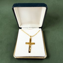 14kt Gold Crucifix Pendant And Mariner Link Chain