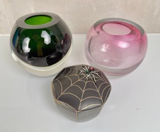 L'Objet Porcelain Spider Top Box And Two Art Glass Vases
