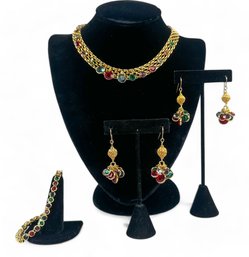 Stunning Swarovski Crystal And Gold Collar Necklace With Earrings And Bracelet Suite