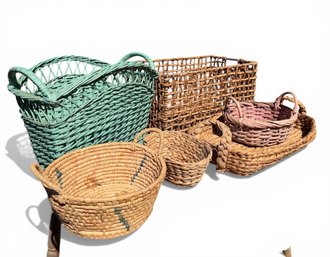 SELECTION OF VINTAGE AND WOVEN BASKETS
