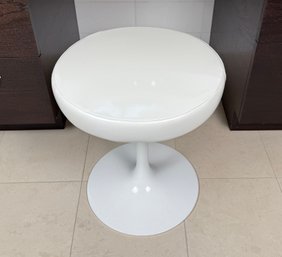 Eero Saarinen For Knoll Tulip Swivel Stool In White And White Vinyl Upholstery