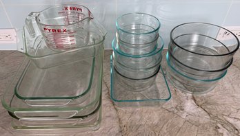 Pyrex Clear Glass Baking And Mixing Bowls And Measuring Glass, 15 Pcs