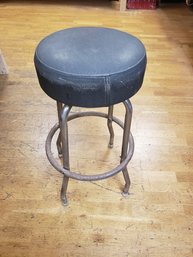 VTG Stool A1