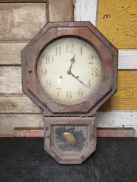 Harris & Mallow Products VTG Clock H4